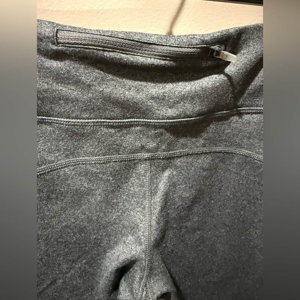 Nike Dri-FIT Mid-Rise Crop Leggings - Picture 4 of 8